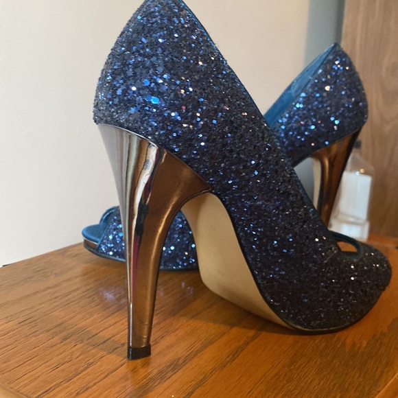 Nine West stilettos - Picture 2 of 4